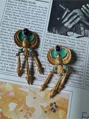 Elizabeth Taylor Avon Egyptian Revival Clip on Earrings
